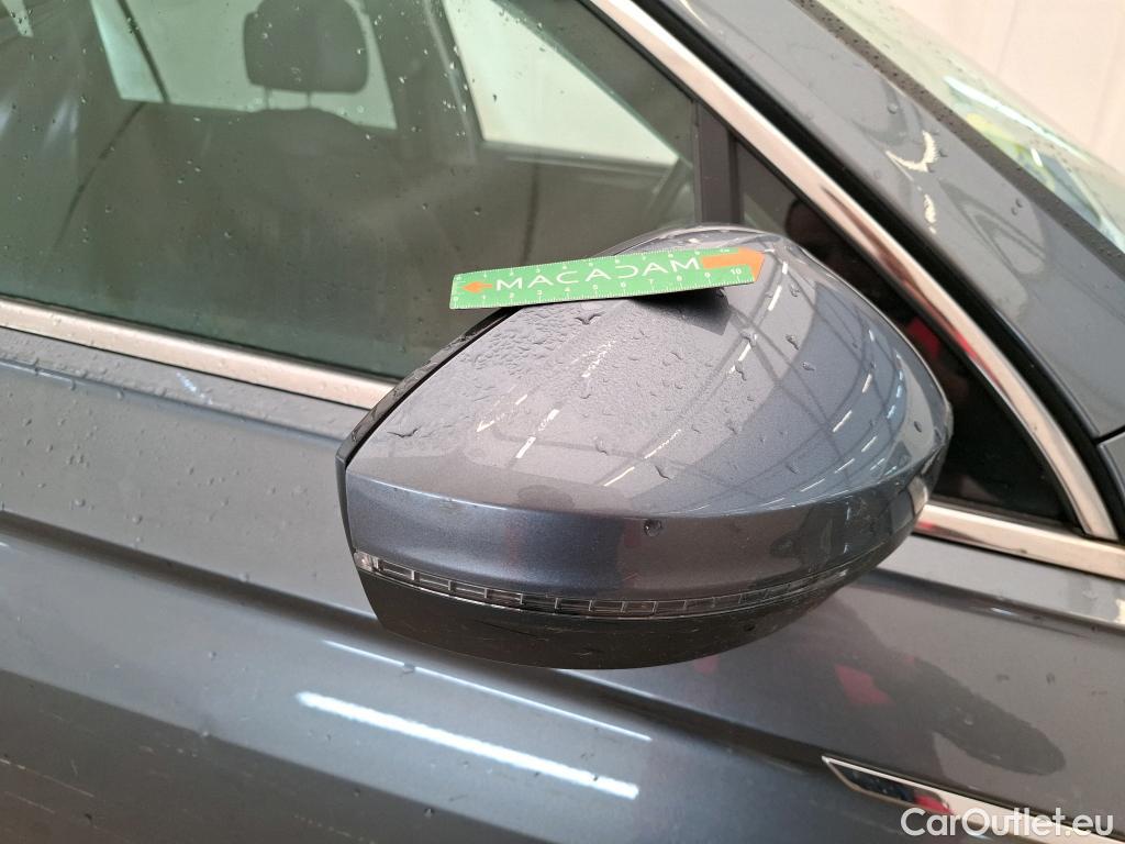  Volkswagen  Tiguan VOLKSWAGEN  Allspace 2017 5P SUV 2.0 TDI 150 DSG7 Carat #9