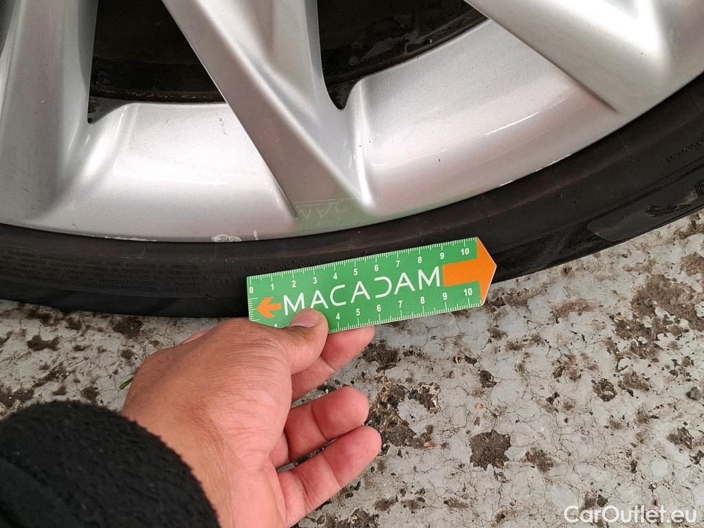  Toyota  Prius TOYOTA + / 2014 / 5P / monospace 136h SkyView #24