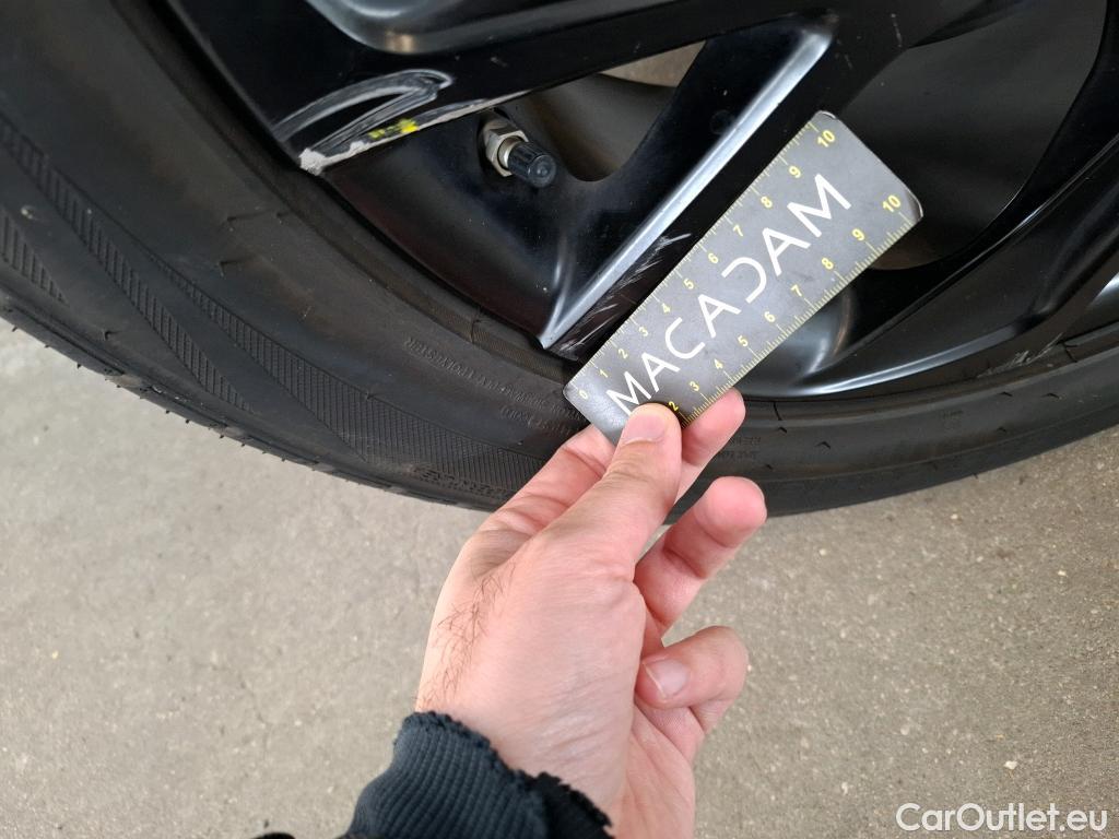  Toyota  C-HR TOYOTA  / 2016 / 5P / SUV 1.8 HYBRIDE 122 GRAPHIC #41