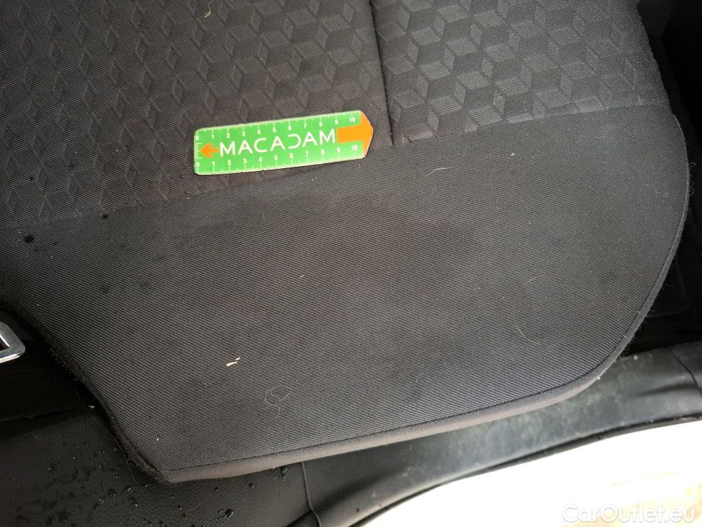  Toyota  Yaris TOYOTA  Hybride / 2019 / 5P / Berline Hybride 116h Dynamic Business Beyond Zer #3