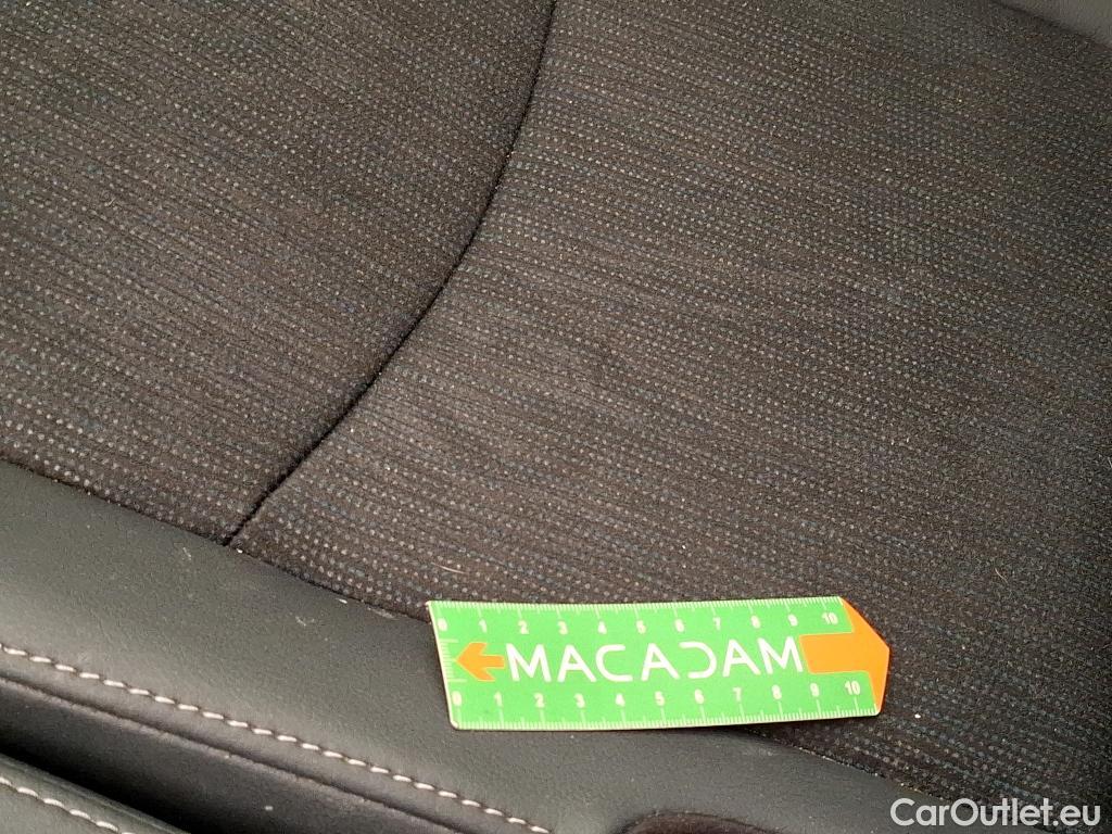  Toyota  Prius TOYOTA + / 2014 / 5P / monospace 136h SkyView #33