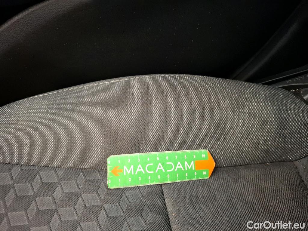  Toyota  Yaris TOYOTA  Hybride / 2019 / 5P / Berline Hybride 116h Dynamic Business Beyond Zer #1