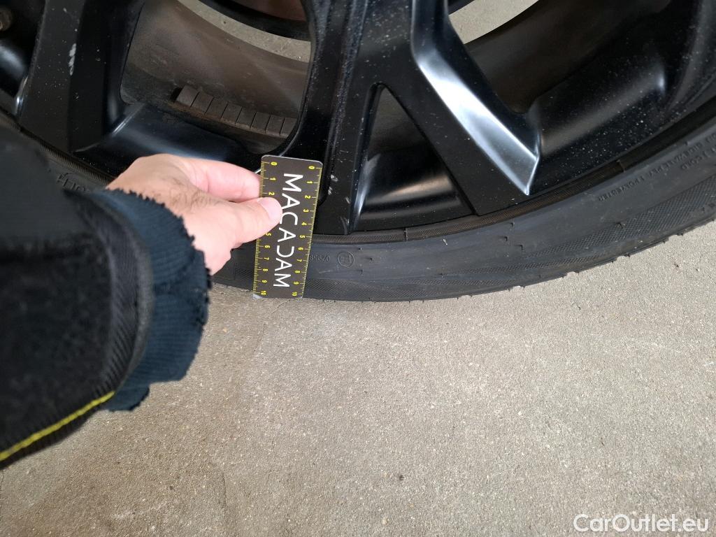  Toyota  C-HR TOYOTA  / 2016 / 5P / SUV 1.8 HYBRIDE 122 GRAPHIC #32