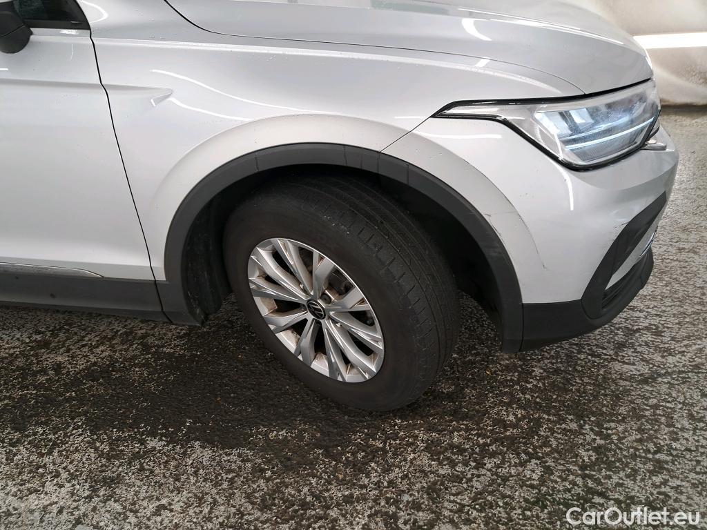  Volkswagen  Tiguan VOLKSWAGEN  / 2020 / 5P / SUV 1.5 TSI 150 DSG7 LIFE PLUS #19