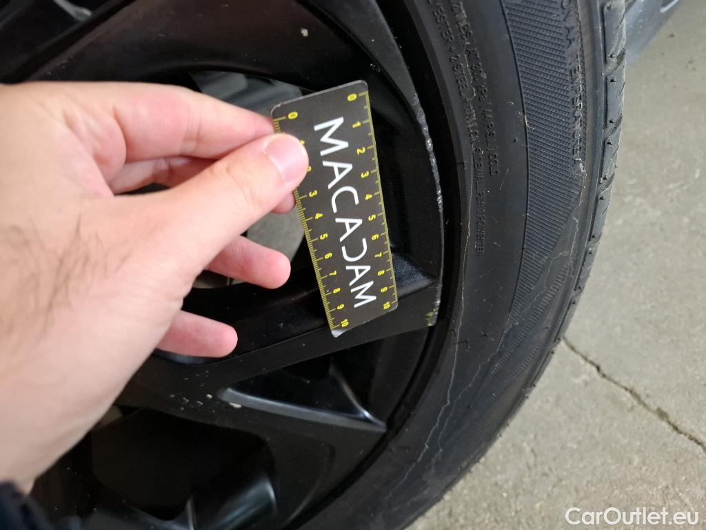  Toyota  C-HR TOYOTA  / 2016 / 5P / SUV 1.8 HYBRIDE 122 GRAPHIC #22