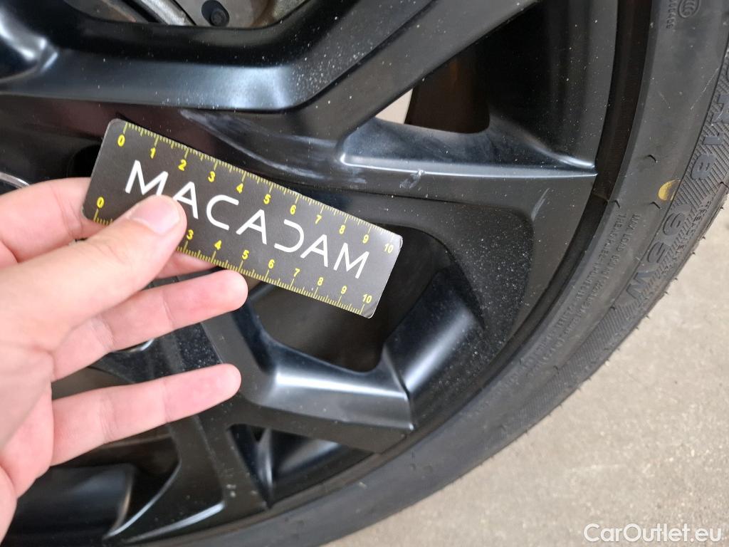  Toyota  C-HR TOYOTA  / 2016 / 5P / SUV 1.8 HYBRIDE 122 GRAPHIC #31