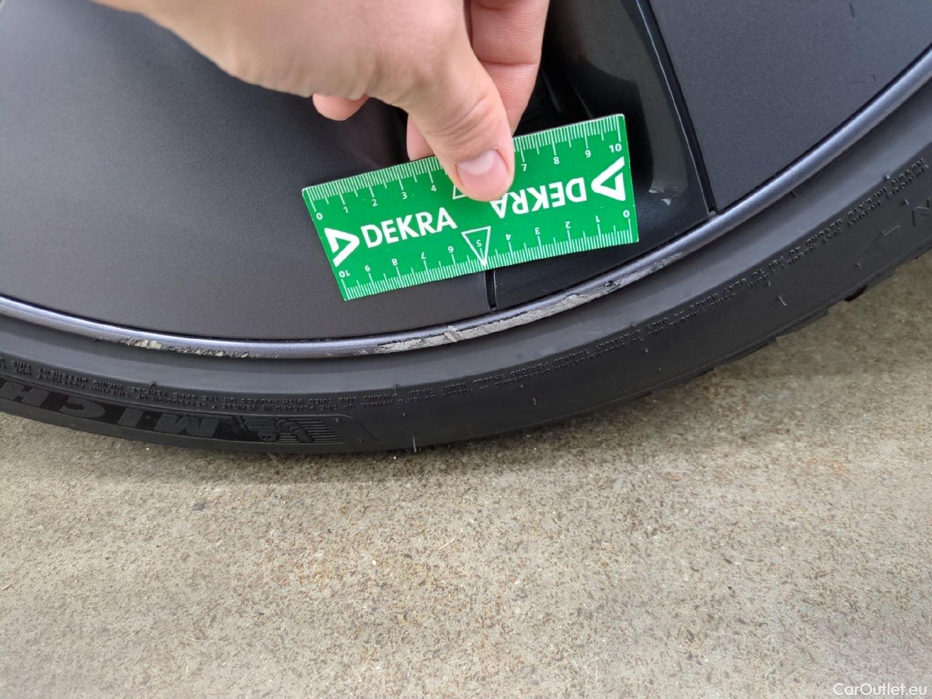  Tesla  Model 3 TESLA  / 2018 / 4P / Berline Long Range Dual Motor AWD #27