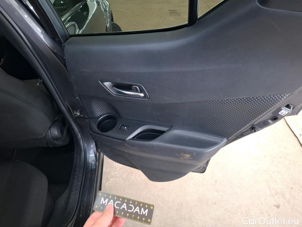  Toyota  C-HR TOYOTA  / 2016 / 5P / SUV 1.8 HYBRIDE 122 GRAPHIC #48