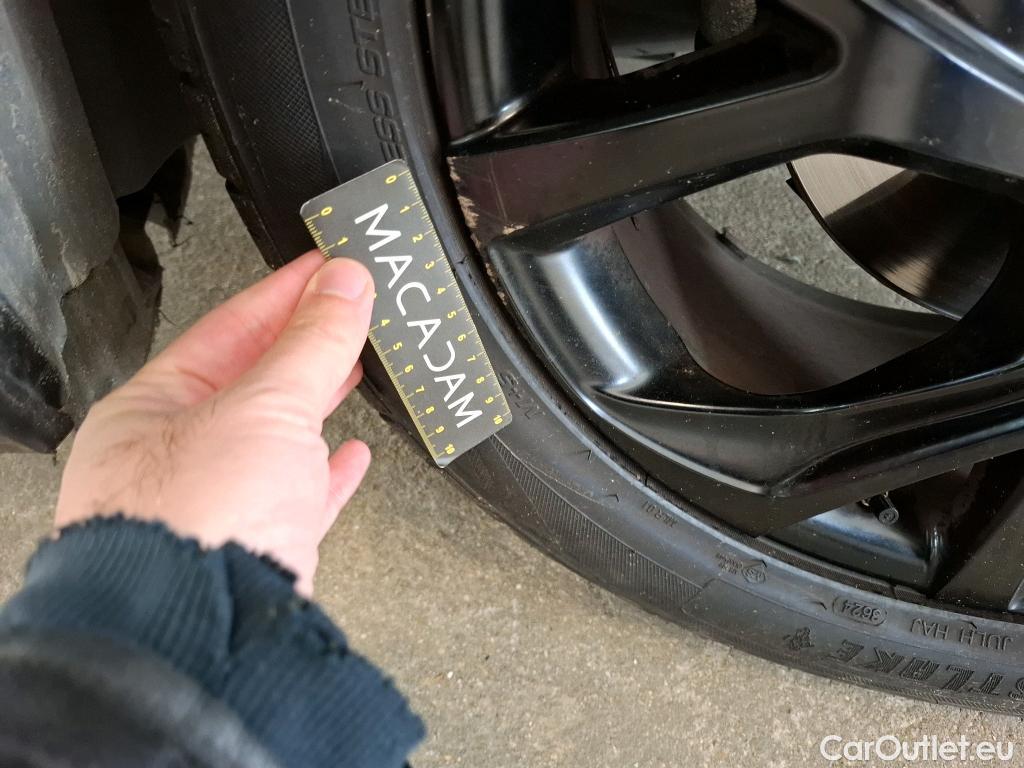  Toyota  C-HR TOYOTA  / 2016 / 5P / SUV 1.8 HYBRIDE 122 GRAPHIC #24