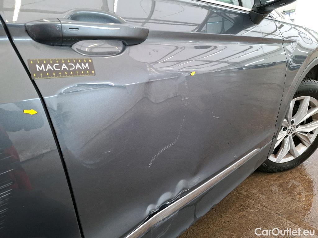  Volkswagen  Tiguan VOLKSWAGEN  / 2016 / 5P / SUV 2.0 TDI 150 DSG7 Confortline Business #1