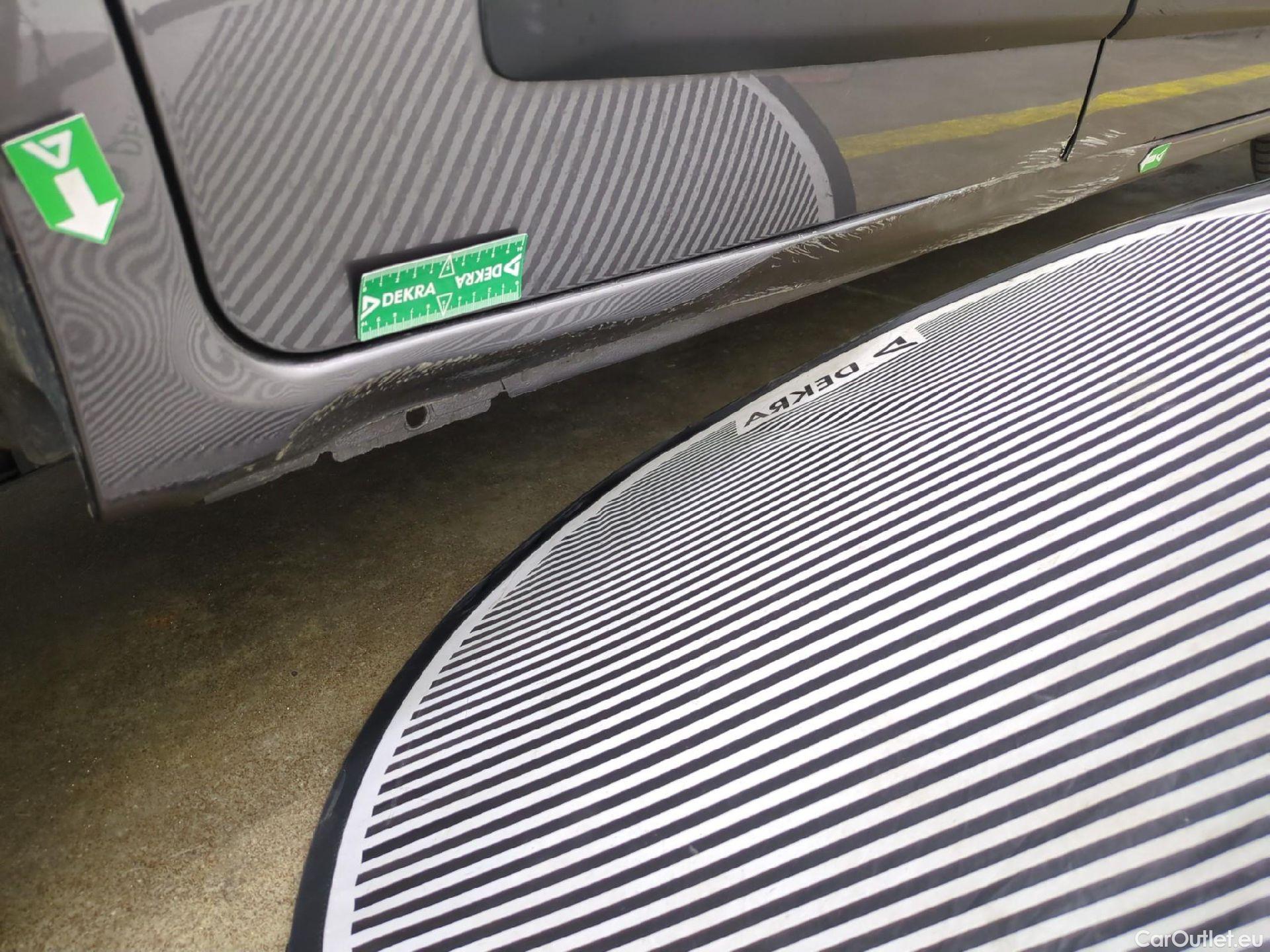  Citroen  Berlingo CITROEN  Van / 2018 / 4P / Fourgonnette M 650kg PT 110 S&S BVM Driver Connect #24