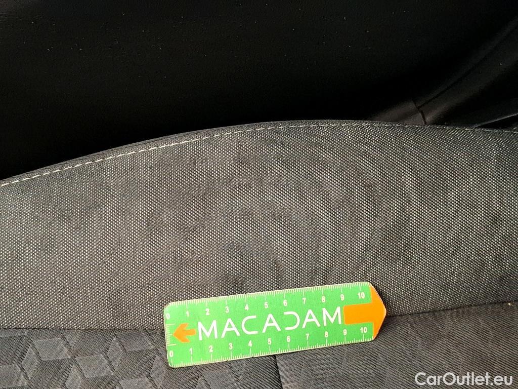  Toyota  Yaris TOYOTA  Hybride / 2019 / 5P / Berline Hybride 116h Dynamic Business Beyond Zer #2