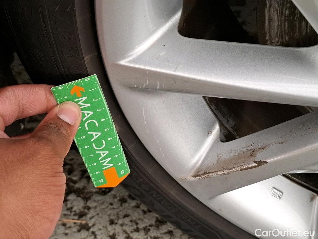  Toyota  Prius TOYOTA + / 2014 / 5P / monospace 136h SkyView #25