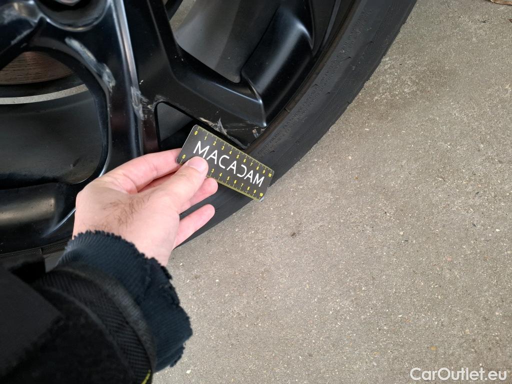  Toyota  C-HR TOYOTA  / 2016 / 5P / SUV 1.8 HYBRIDE 122 GRAPHIC #46