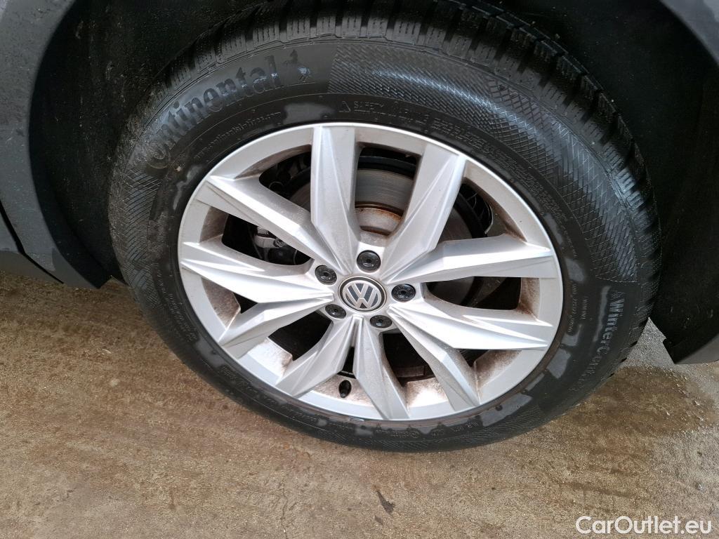  Volkswagen  Tiguan VOLKSWAGEN  / 2016 / 5P / SUV 2.0 TDI 150 DSG7 Confortline Business #42