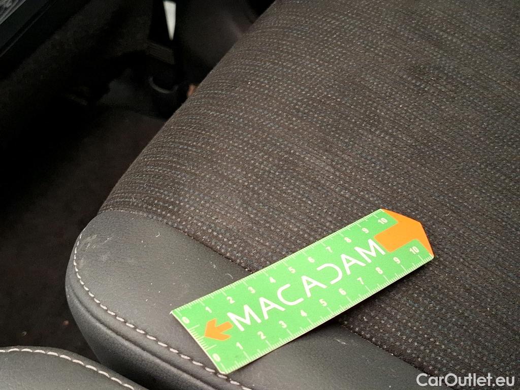  Toyota  Prius TOYOTA + / 2014 / 5P / monospace 136h SkyView #32