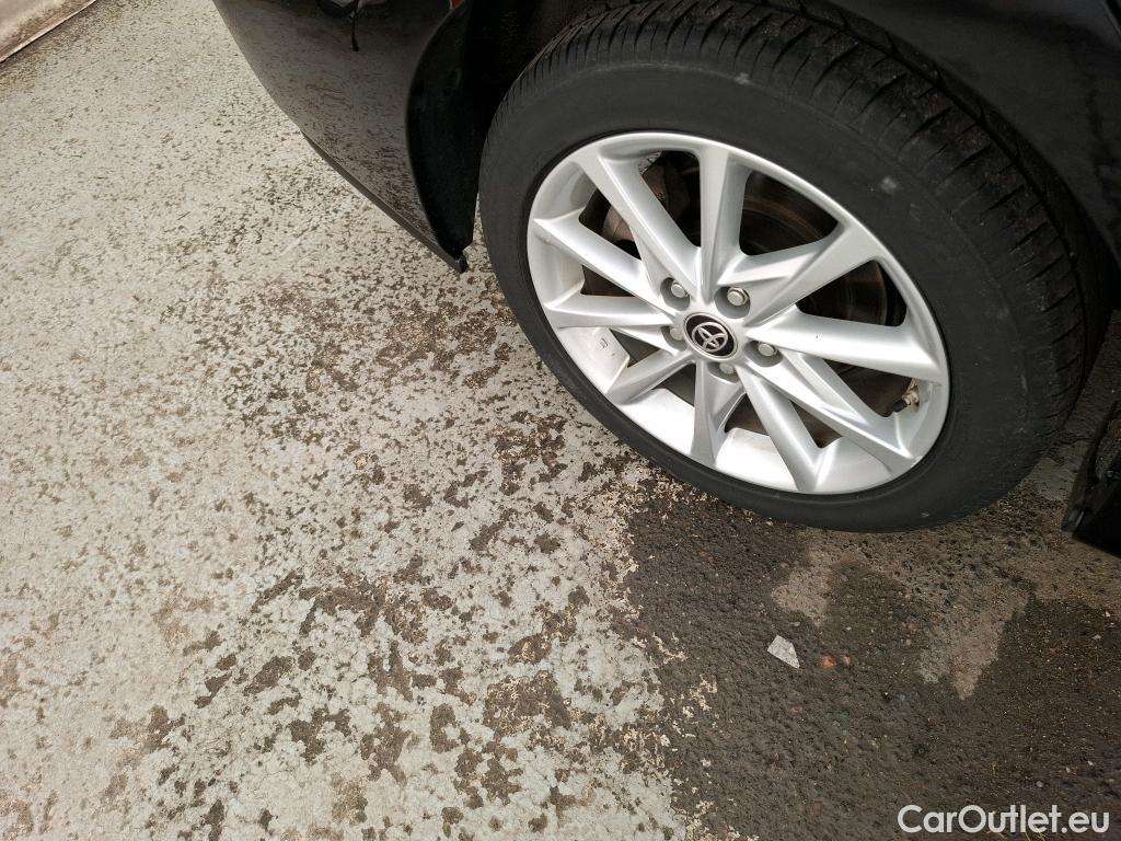  Toyota  Prius TOYOTA + / 2014 / 5P / monospace 136h SkyView #8