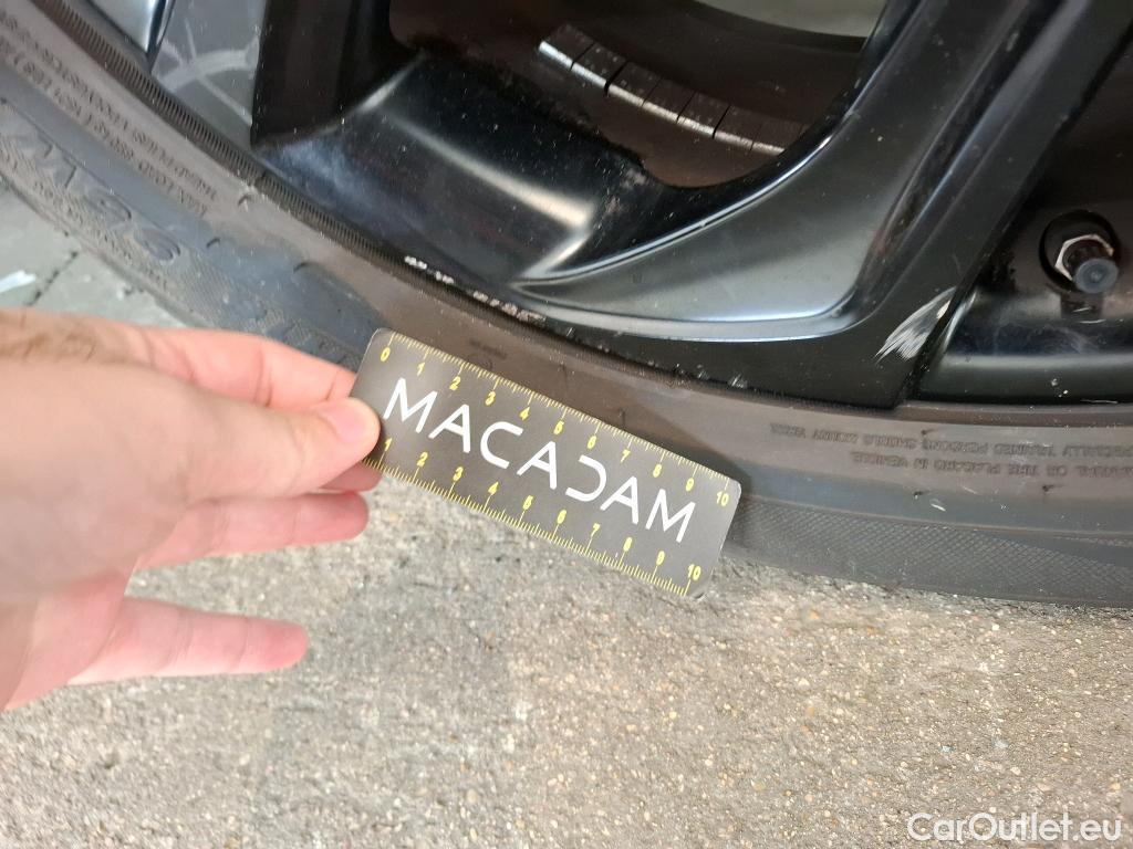  Toyota  C-HR TOYOTA  / 2016 / 5P / SUV 1.8 HYBRIDE 122 GRAPHIC #37