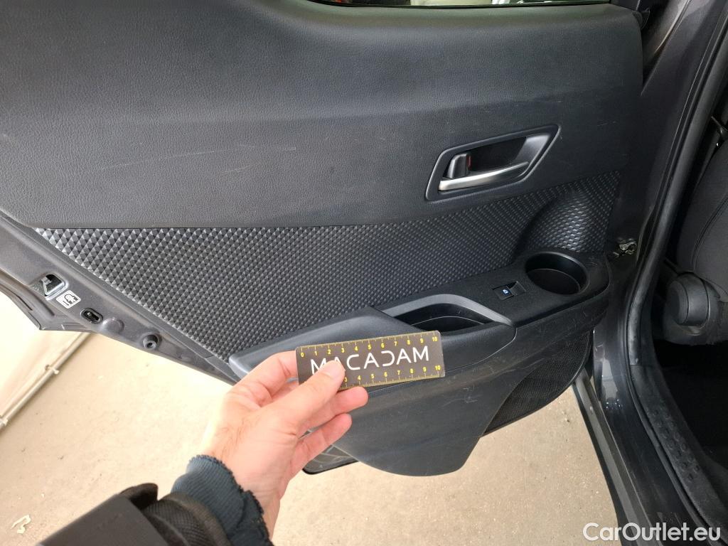  Toyota  C-HR TOYOTA  / 2016 / 5P / SUV 1.8 HYBRIDE 122 GRAPHIC #50