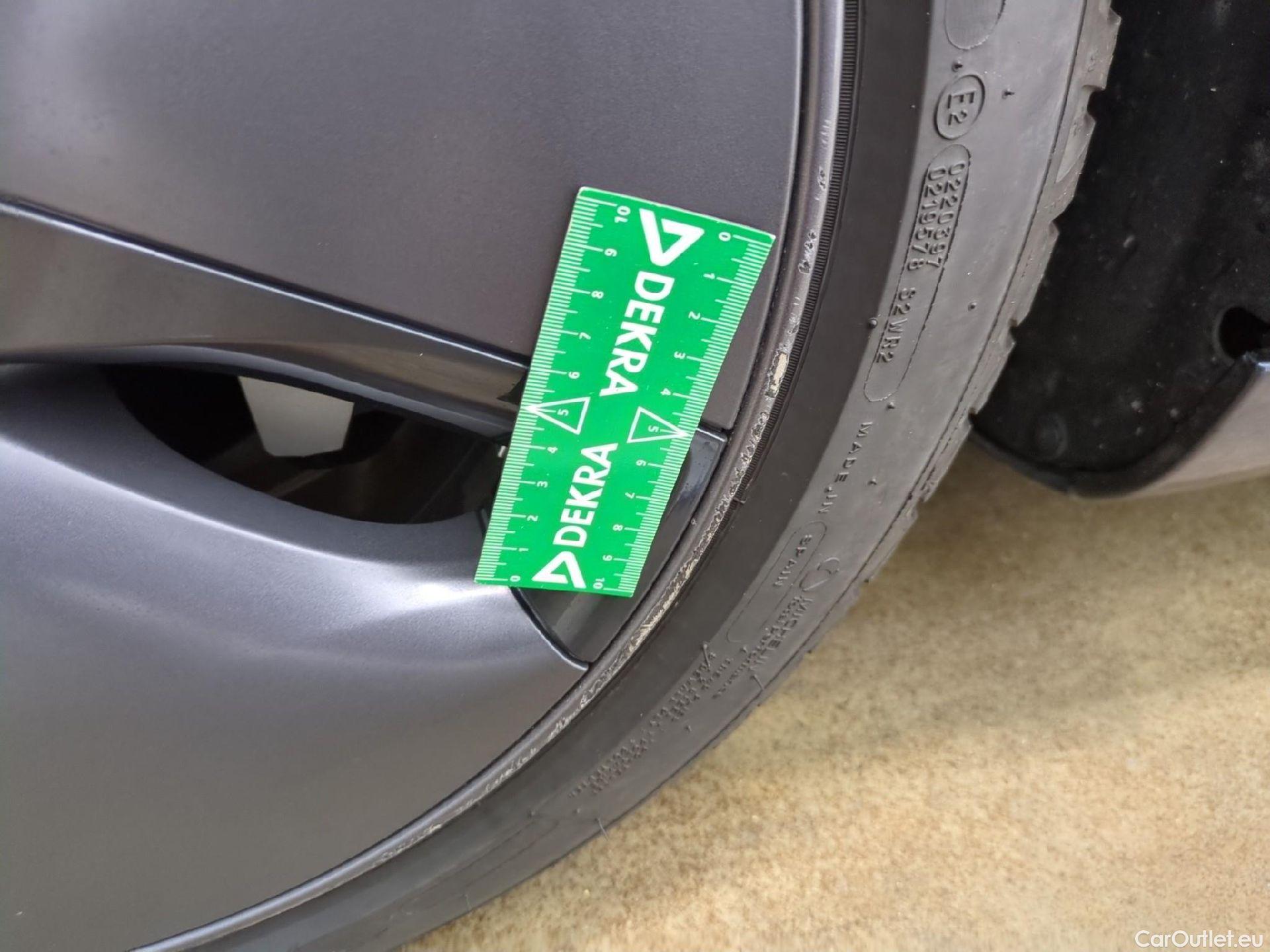  Tesla  Model 3 TESLA  / 2018 / 4P / Berline Long Range Dual Motor AWD #14