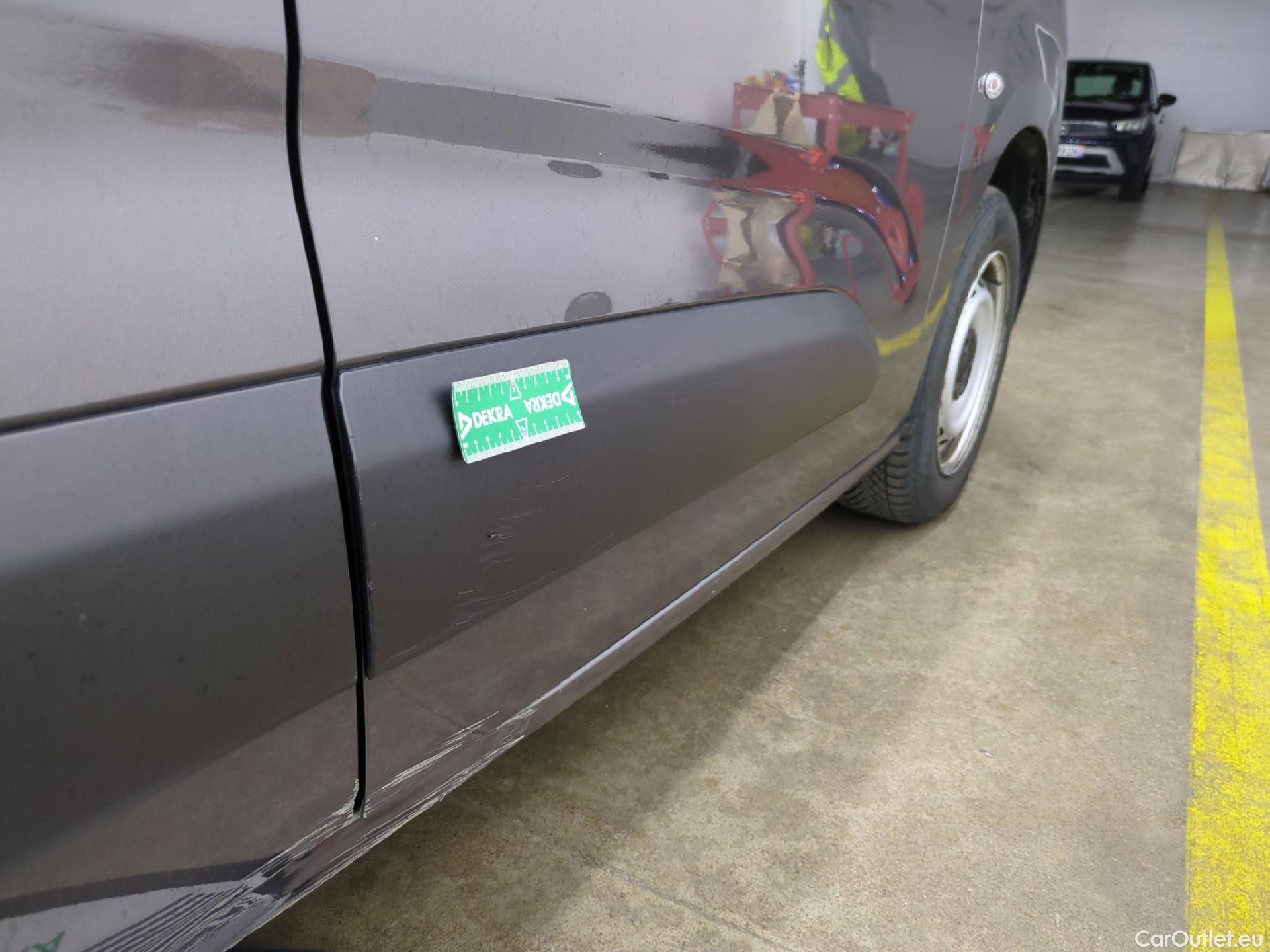  Citroen  Berlingo CITROEN  Van / 2018 / 4P / Fourgonnette M 650kg PT 110 S&S BVM Driver Connect #29