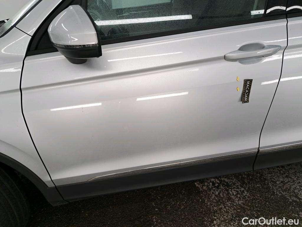  Volkswagen  Tiguan VOLKSWAGEN  / 2020 / 5P / SUV 1.5 TSI 150 DSG7 LIFE PLUS #13