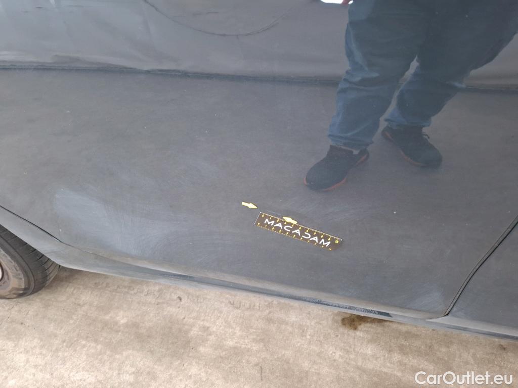  Volkswagen  Golf  VOLKSWAGEN / 2020 / 5P / Berline 1.0 eTSI OPF 110 DSG7 Life Business #26