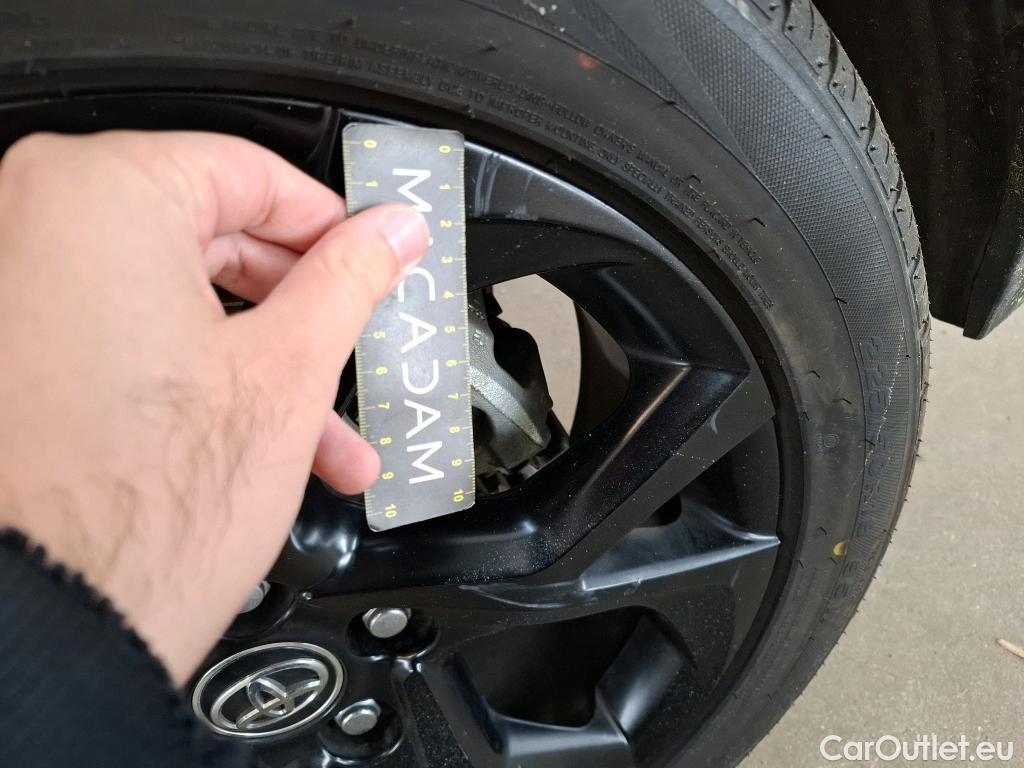  Toyota  C-HR TOYOTA  / 2016 / 5P / SUV 1.8 HYBRIDE 122 GRAPHIC #29