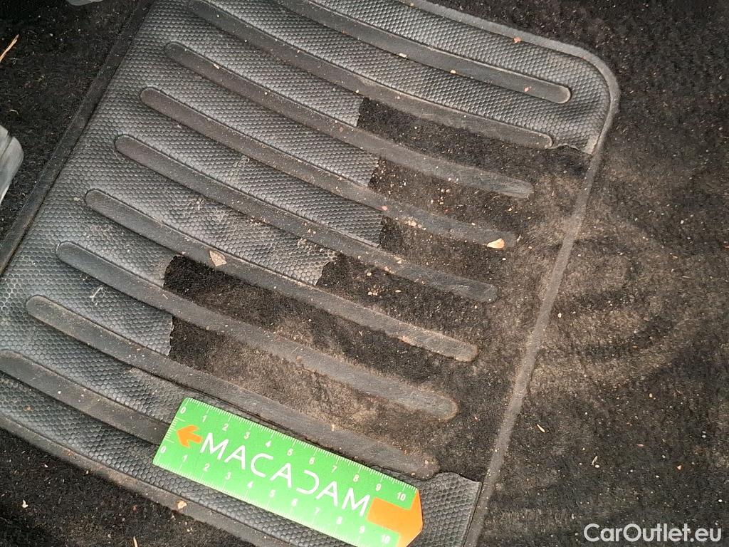  Peugeot  208  Affaire Premium 1.5 HDi 100CV BVM5 E6dT #2