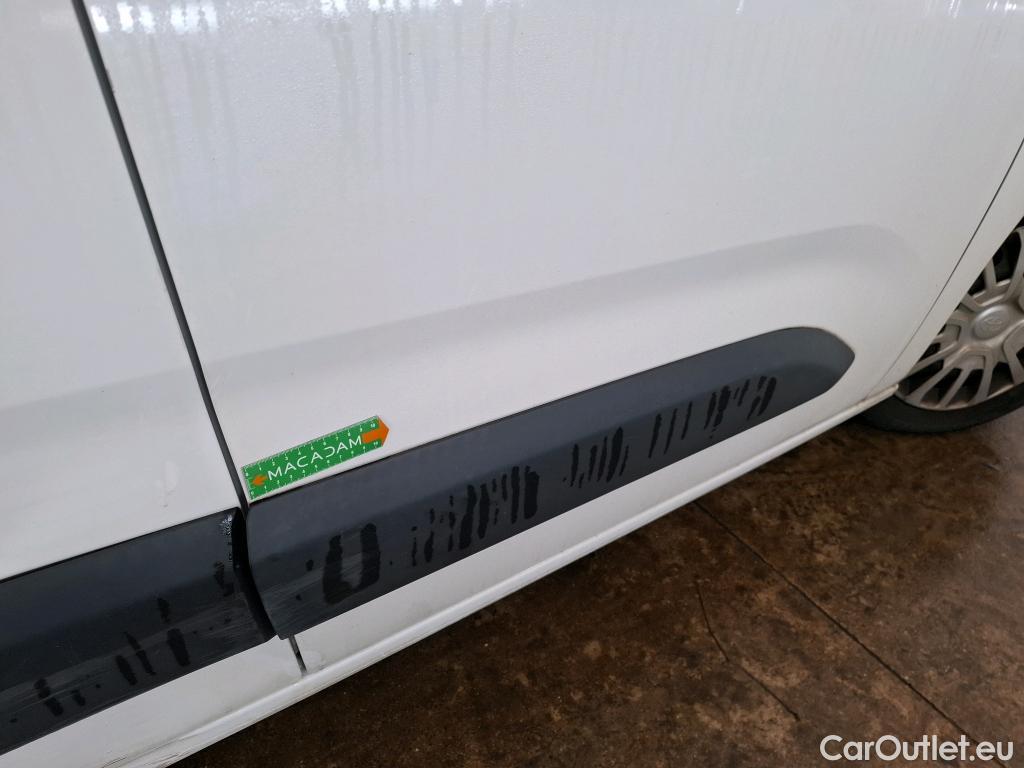  Toyota  Proace TOYOTA  City / 2019 / 4P / Fourgonnette 1.5 Medium 100 D-4D Business #18