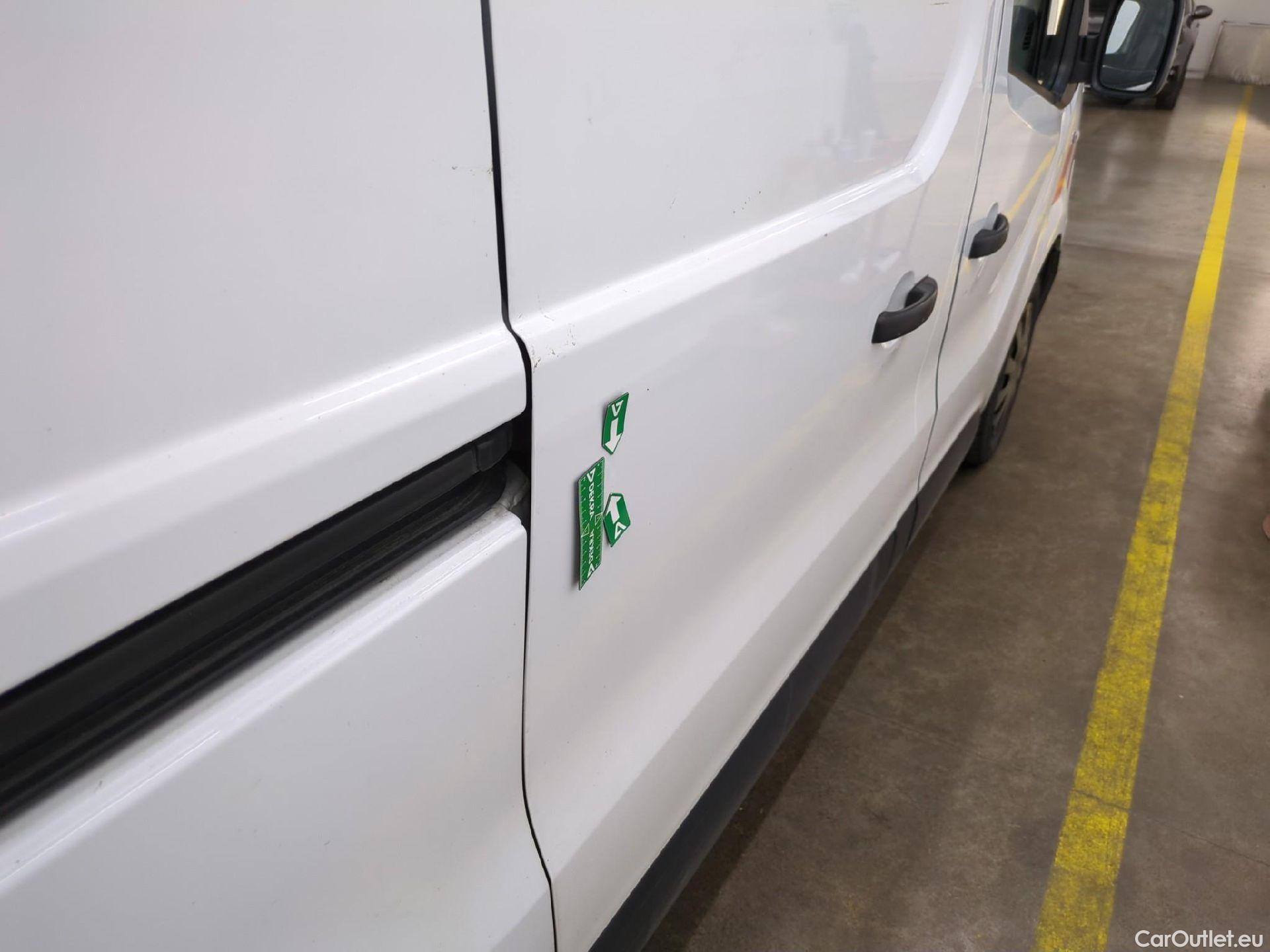  Renault  Trafic  Furgon Grand Confort L1H1 1200 1.6 dCi 125CV BVM6 E6 #17