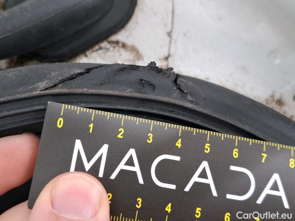  Volkswagen  Caddy VOLKSWAGEN  Maxi Van VU 4p Fourgonnette 2.0 TDI MAXI 150 Business Line Plus #50