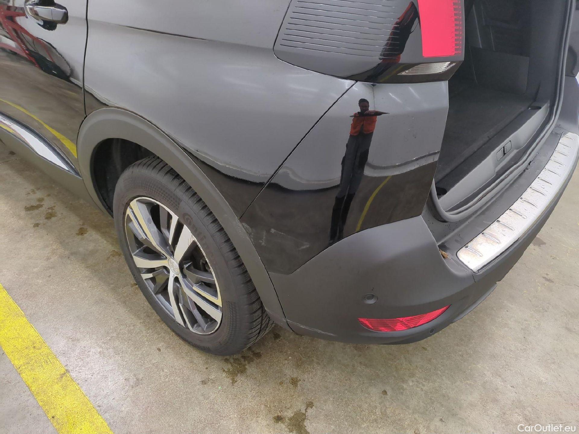  Peugeot  5008  Allure Pack 1.5 HDi 130CV BVA8 7 Sieges E6d #42