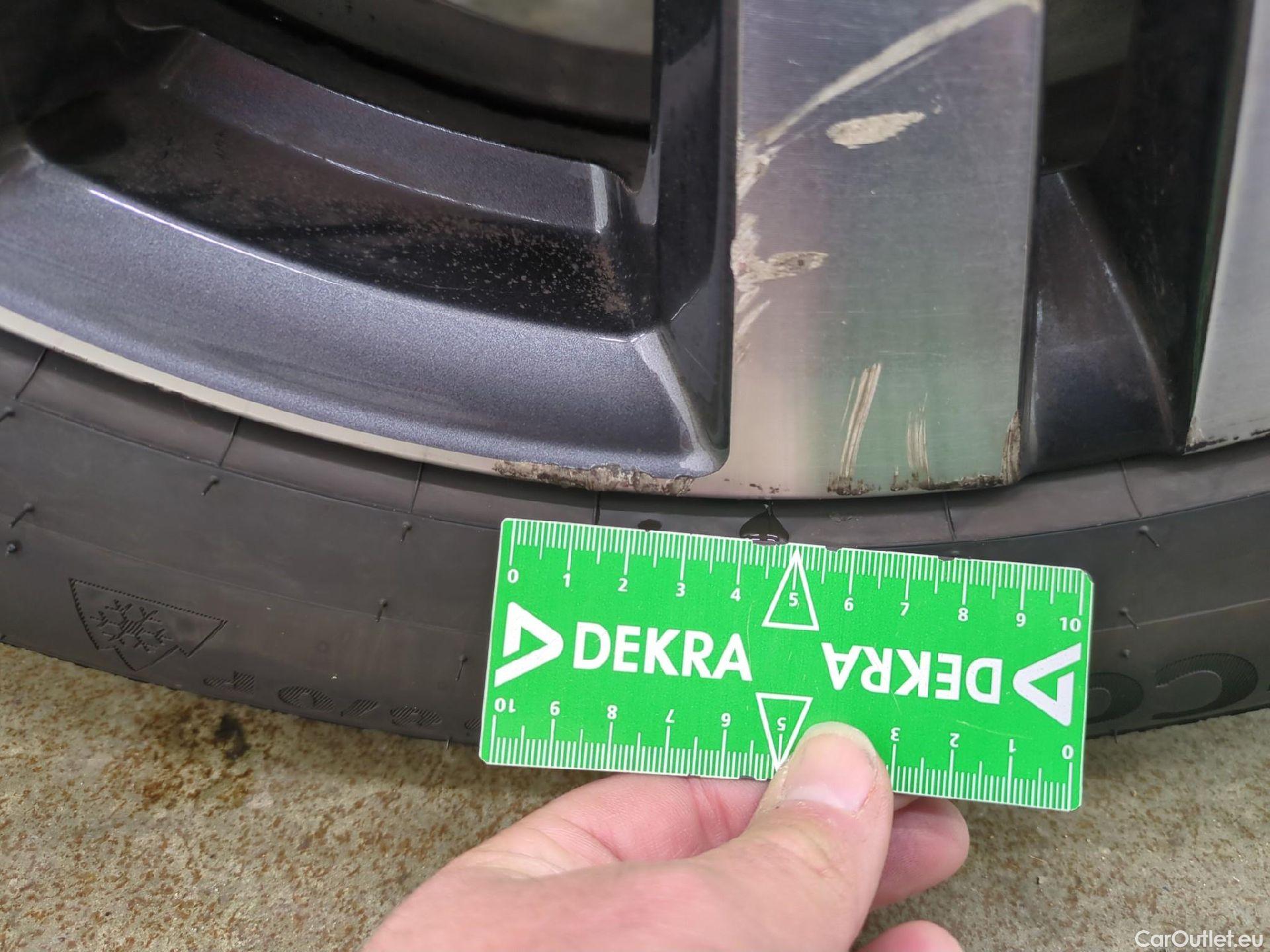  Peugeot  5008  Allure Pack 1.5 HDi 130CV BVA8 7 Sieges E6d #8