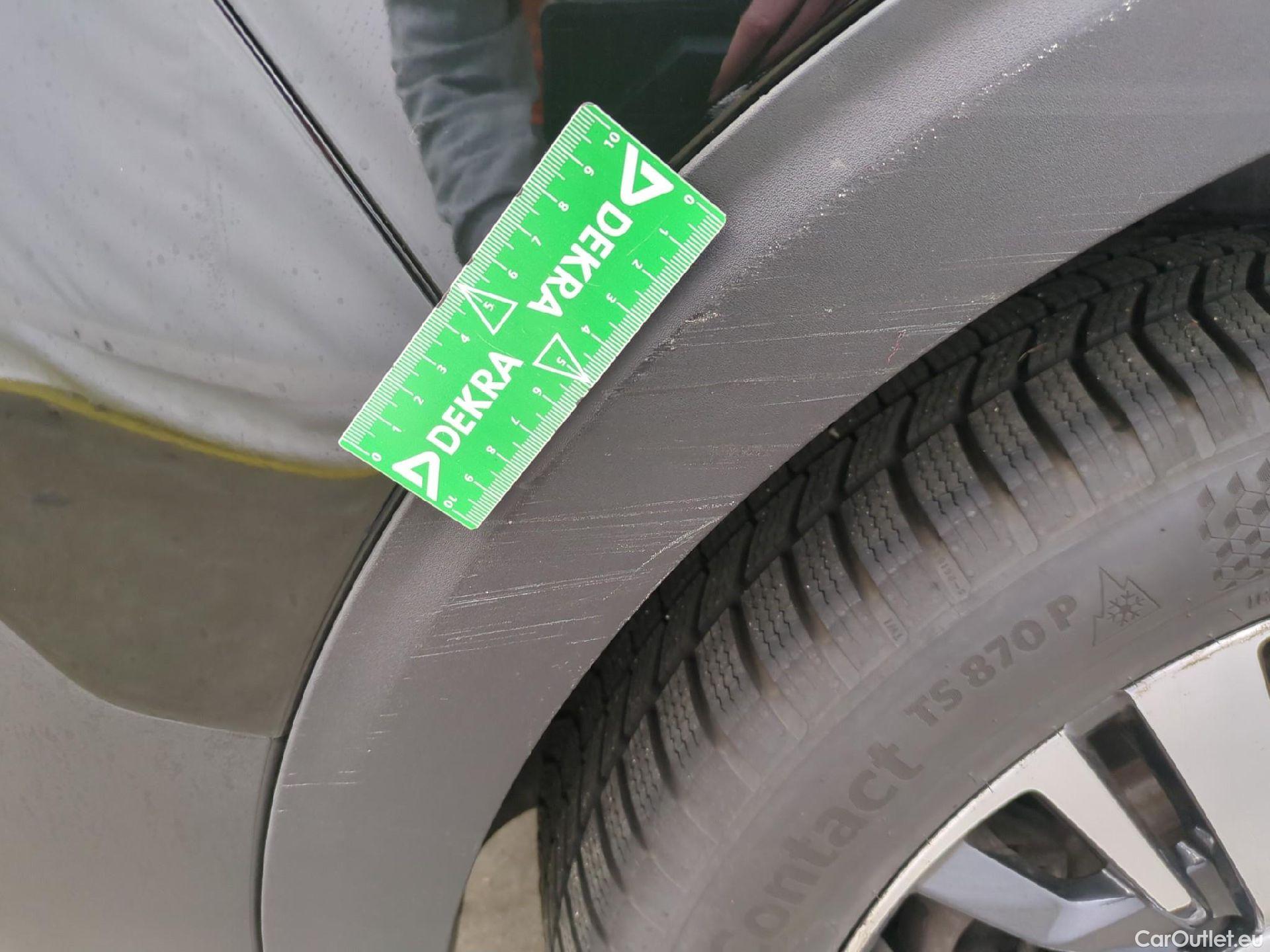  Peugeot  5008  Allure Pack 1.5 HDi 130CV BVA8 7 Sieges E6d #48