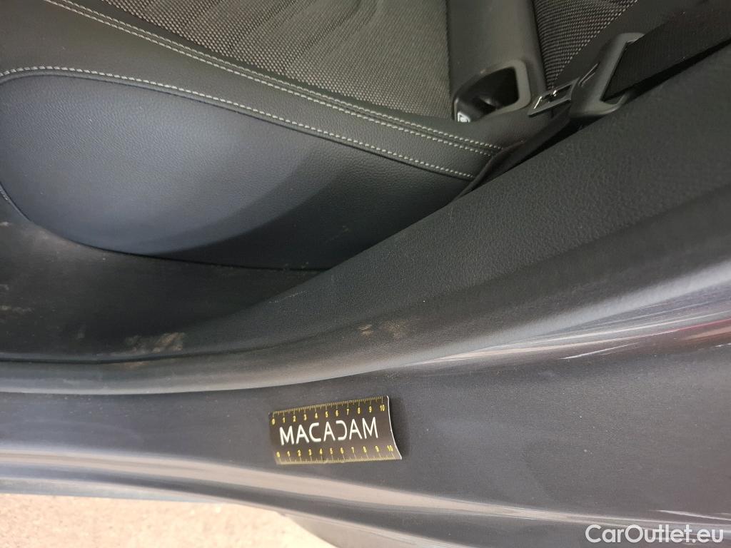  Mercedes  GLA MERCEDES-BENZ  / 2023 / 5P / SUV  250 e Business Line DCT #1