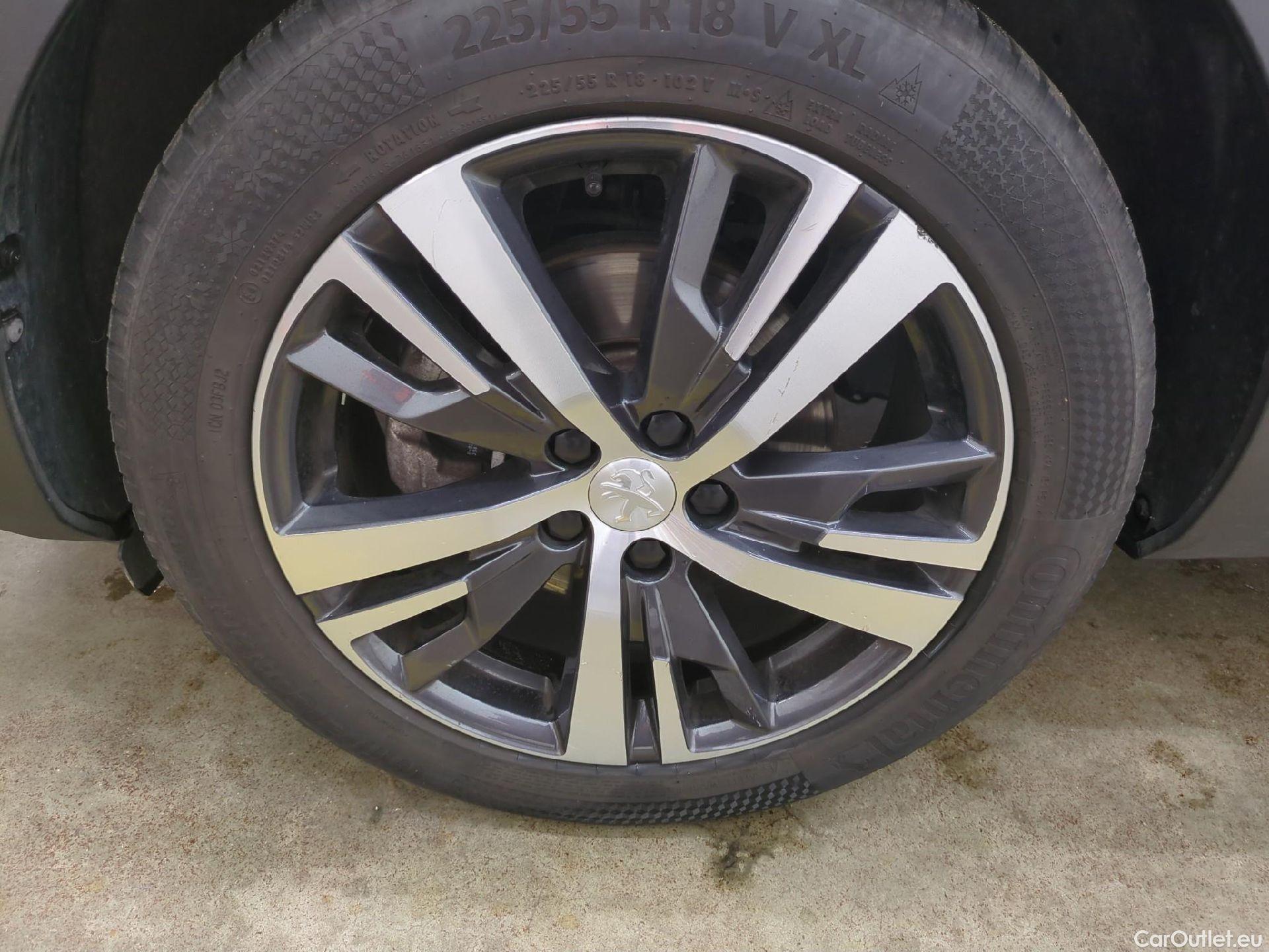  Peugeot  5008  Allure Pack 1.5 HDi 130CV BVA8 7 Sieges E6d #1