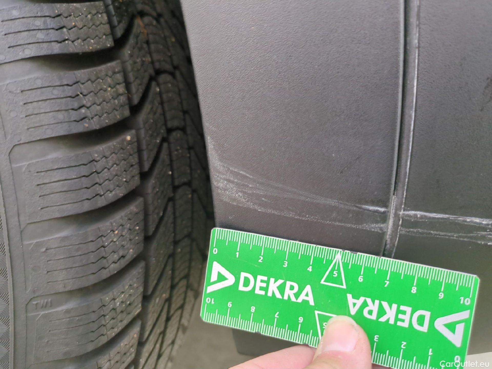  Peugeot  5008  Allure Pack 1.5 HDi 130CV BVA8 7 Sieges E6d #37