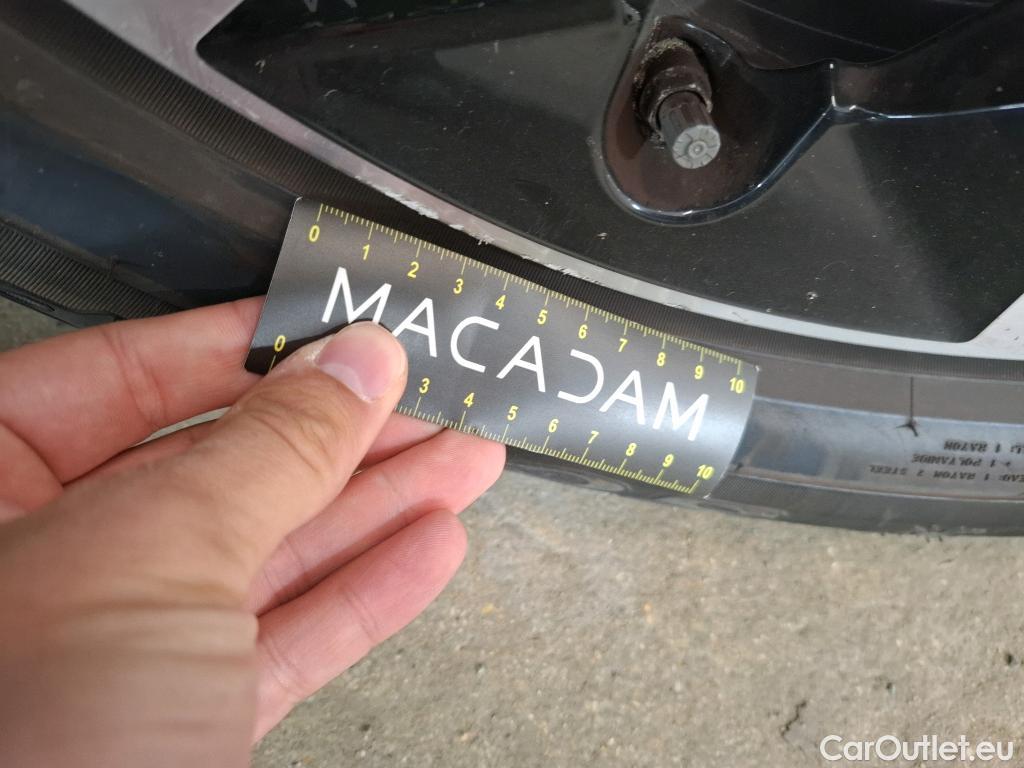  Mercedes  GLA MERCEDES-BENZ  / 2023 / 5P / SUV  250 e Business Line DCT #12