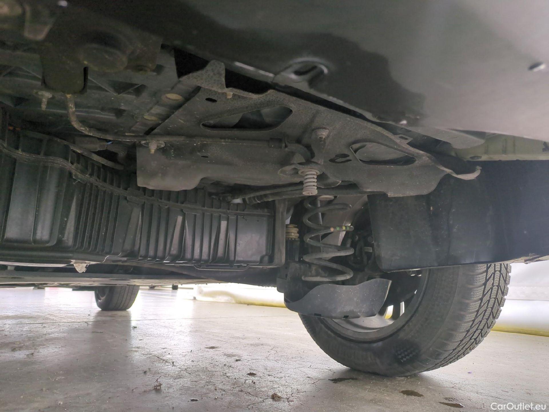  Peugeot  5008  Allure Pack 1.5 HDi 130CV BVA8 7 Sieges E6d #11