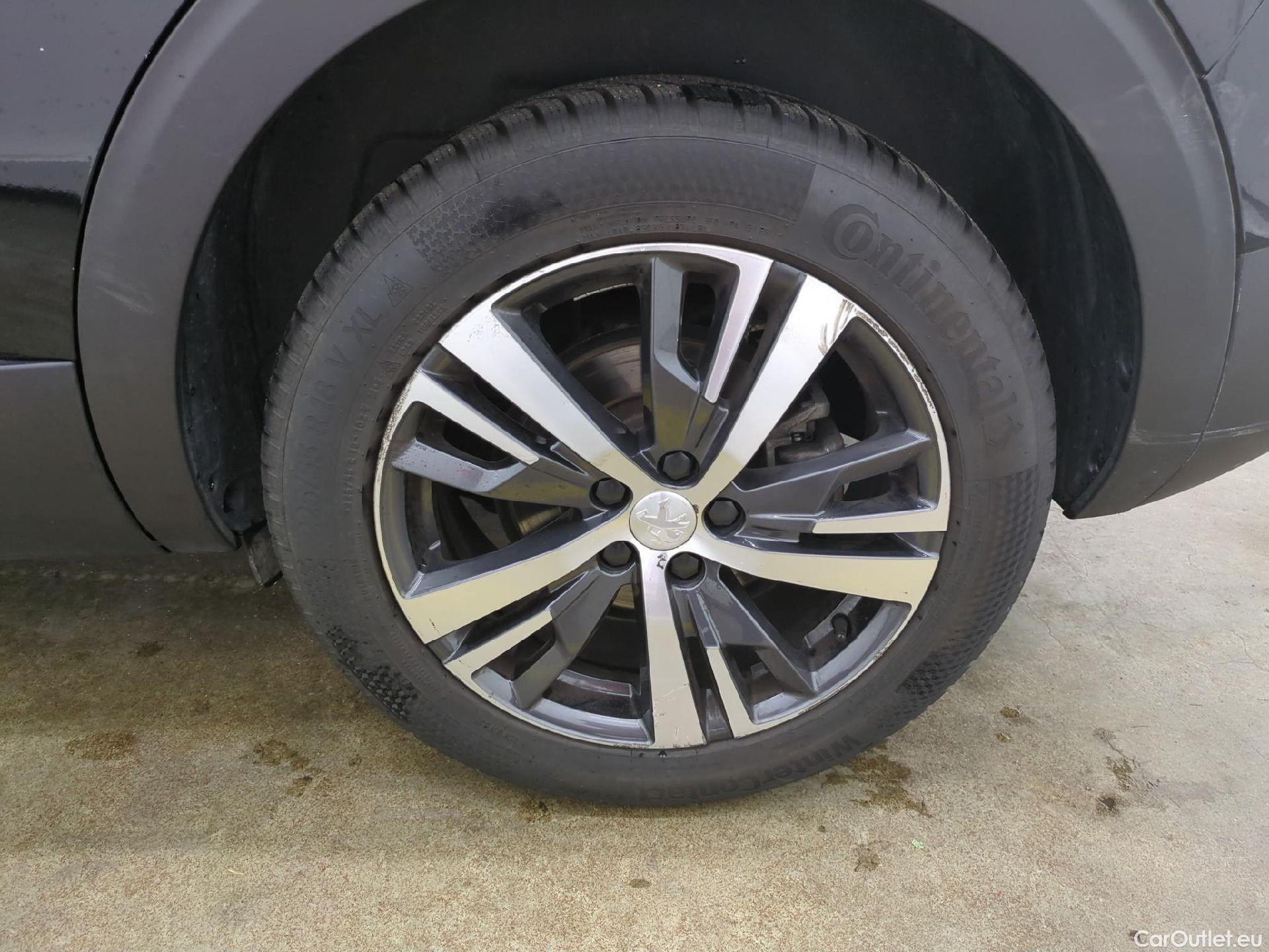  Peugeot  5008  Allure Pack 1.5 HDi 130CV BVA8 7 Sieges E6d #4