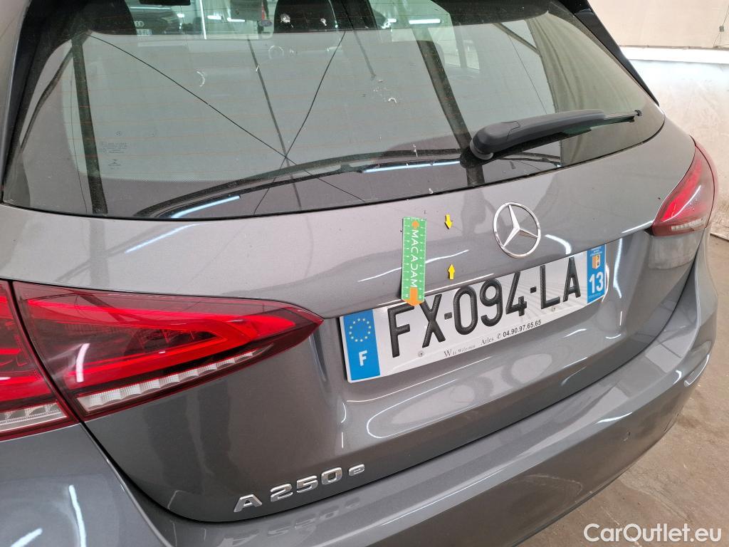  Mercedes  A-Klasse MERCEDES-BENZ Classe A Compact / 2018 / 5P / Berline A 250 e Business Line 8G-DCT #1