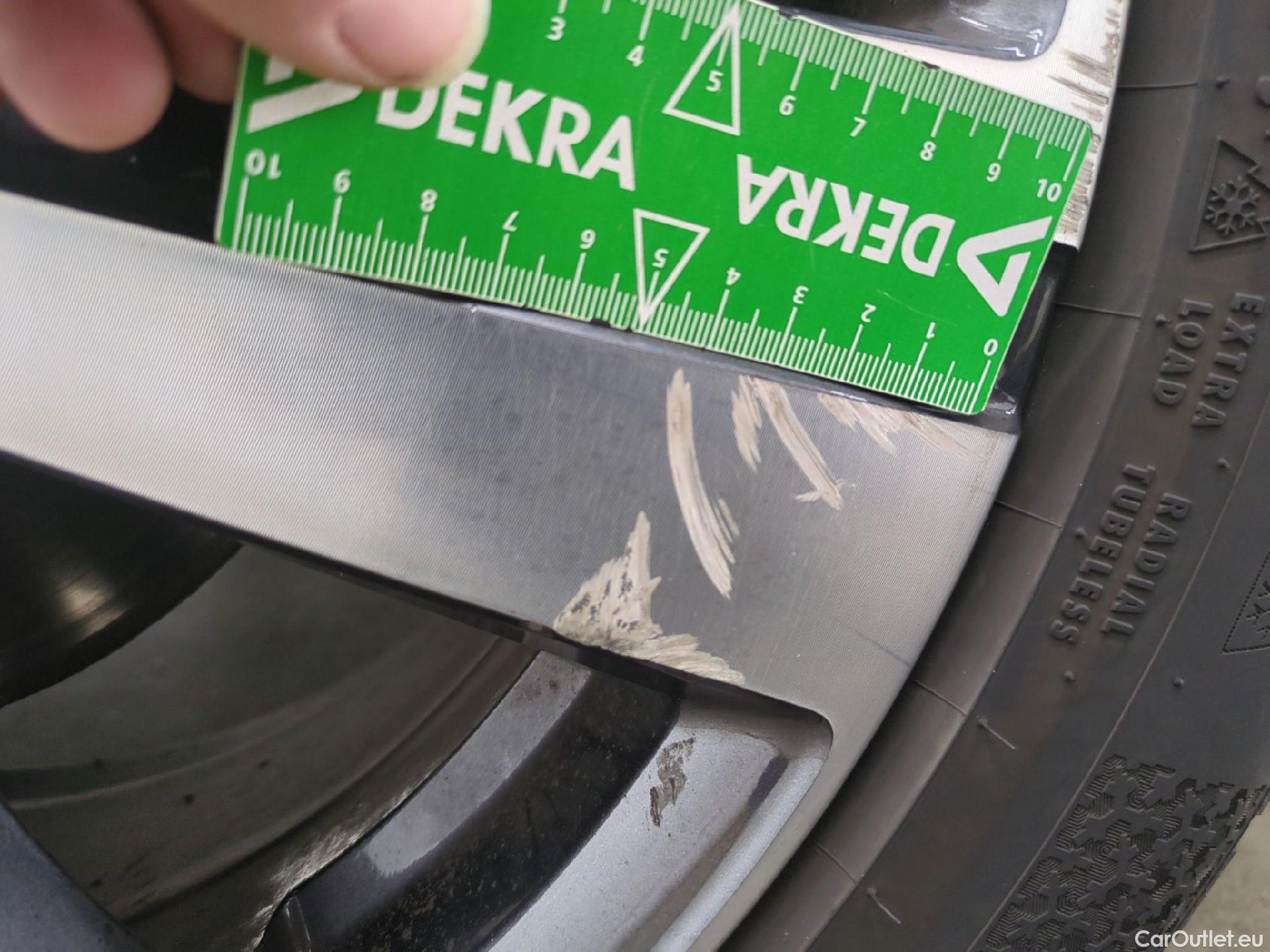  Peugeot  5008  Allure Pack 1.5 HDi 130CV BVA8 7 Sieges E6d #18