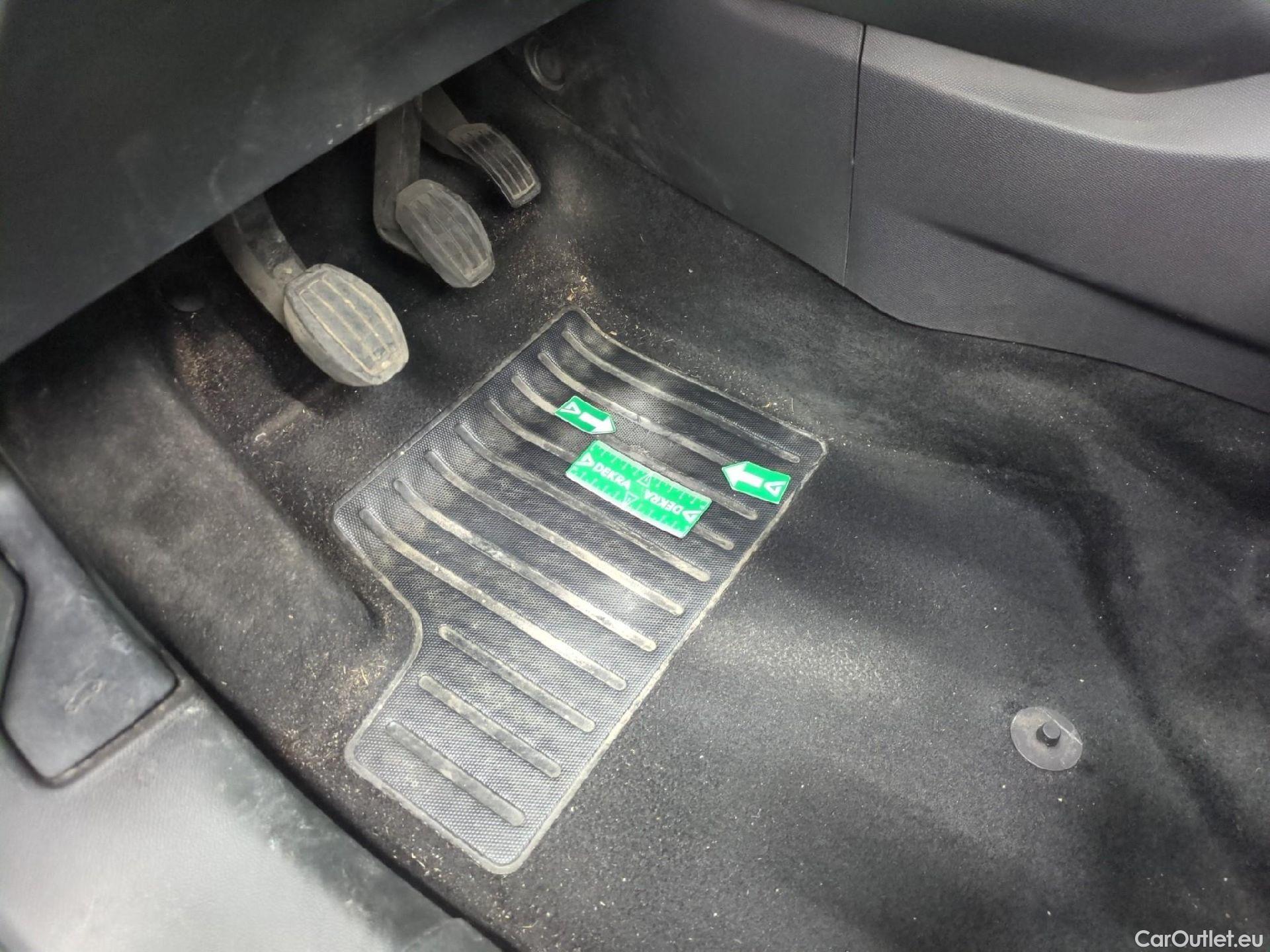  Peugeot  2008  Allure Business 1.5 HDi 110CV BVM6 E6d #1