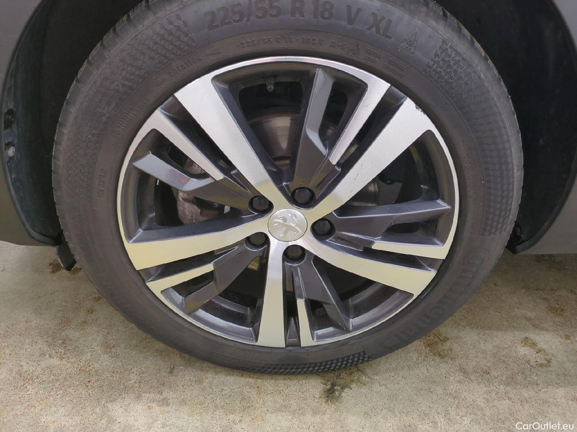  Peugeot  5008  Allure Pack 1.5 HDi 130CV BVA8 7 Sieges E6d #2