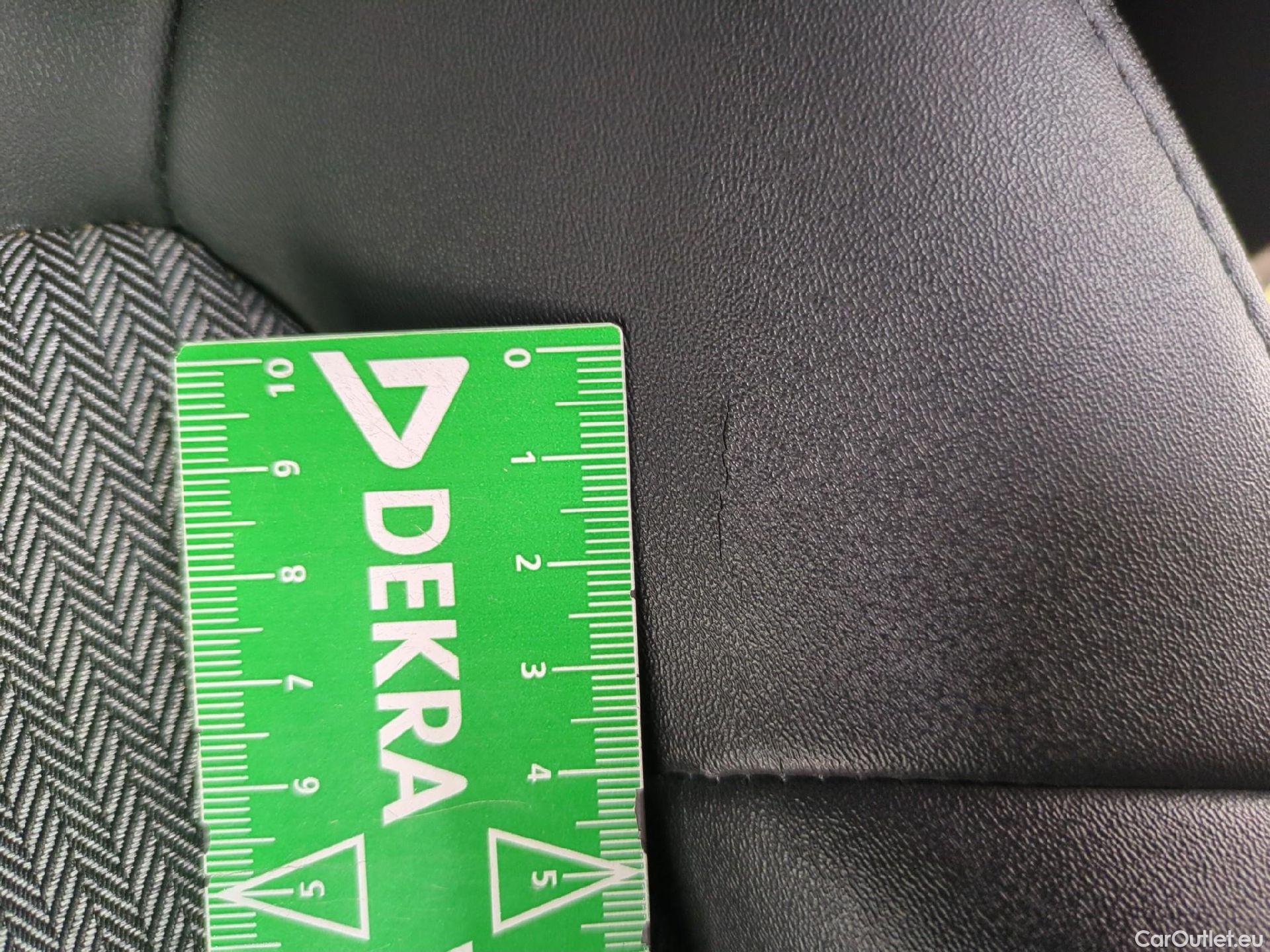  Peugeot  5008  Allure Pack 1.5 HDi 130CV BVA8 7 Sieges E6d #26