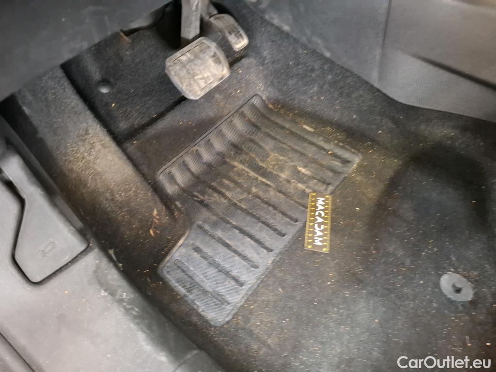  Peugeot  2008  Allure Pack 1.5 HDi 130CV BVA8 E6d #9