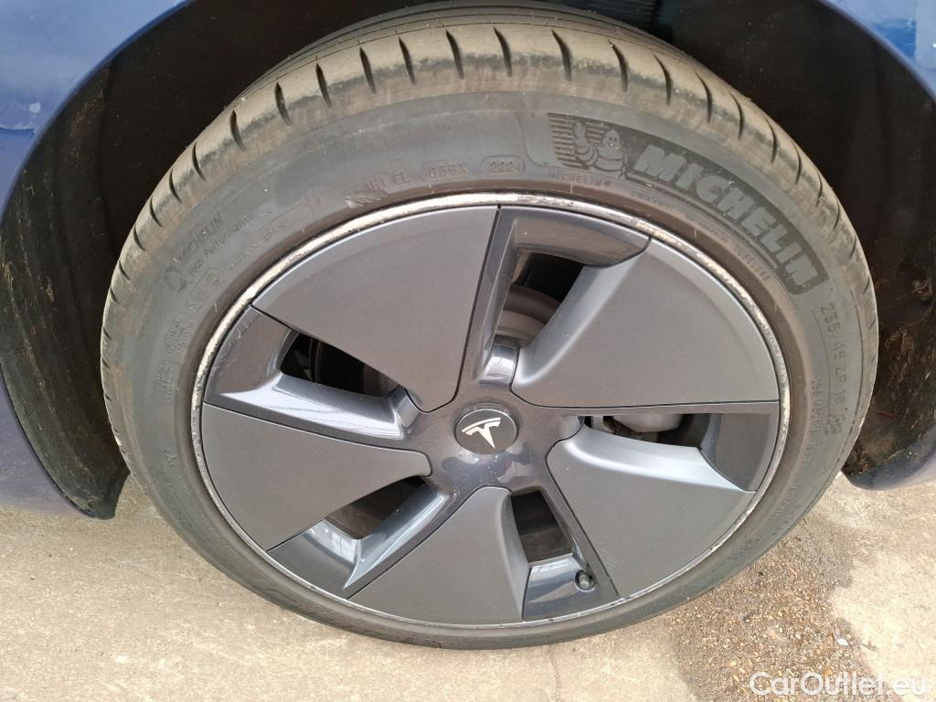  Tesla  Model 3 TESLA  / 2018 / 4P / Berline Autonomie Standard Plus RWD #38