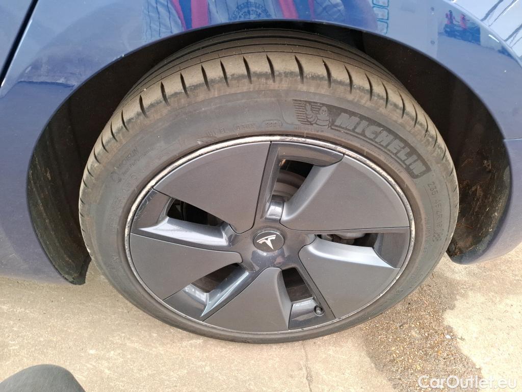 Tesla  Model 3 TESLA  / 2018 / 4P / Berline Autonomie Standard Plus RWD #23