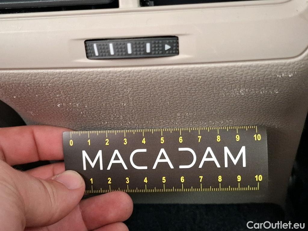  Volkswagen  Golf  VII Berline Confortline Business BMT 1.6 TDI 115CV BVM5 E6dT #46